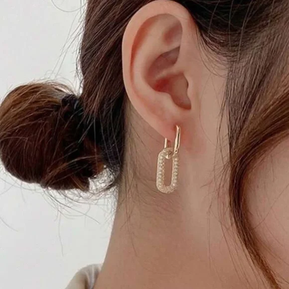 💛 Chain Link Hoop Earrings - Picture 2 of 4